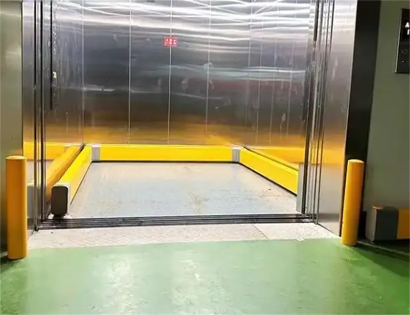 电梯防撞围栏